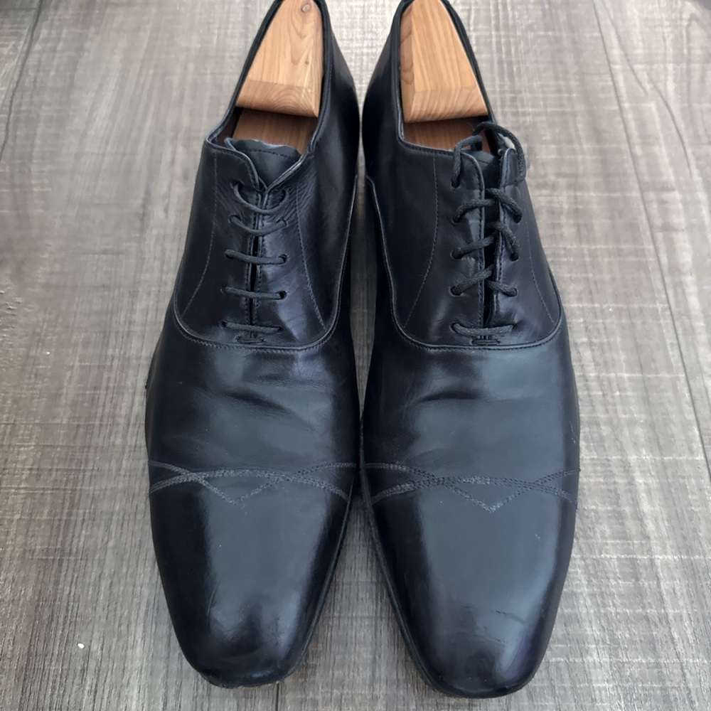 Prada Black Leather Oxford Shoes Sleek Cap-Toe Design